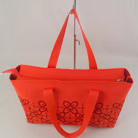 Bese Saka Tote Bag
