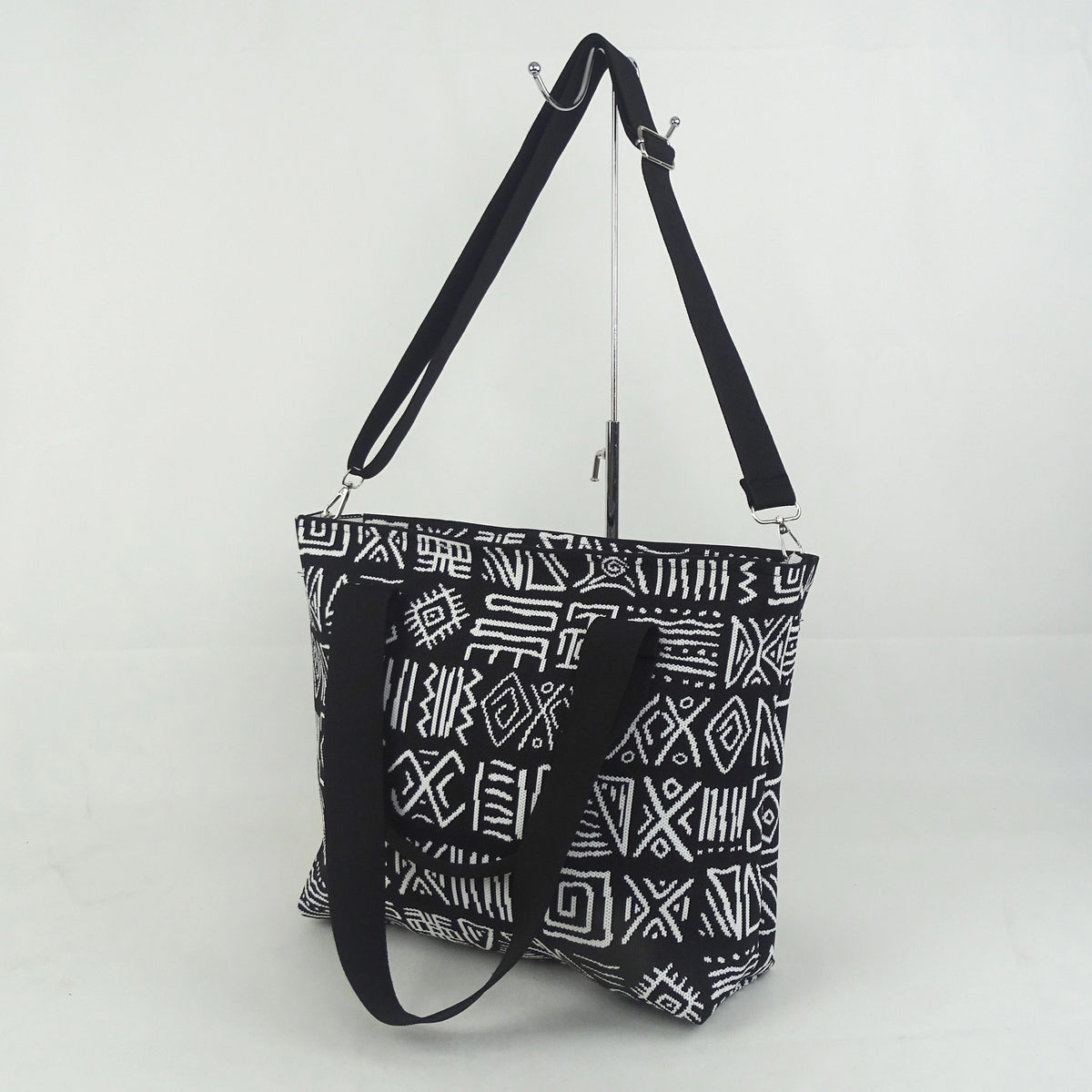 Manka Medium Tote Bag