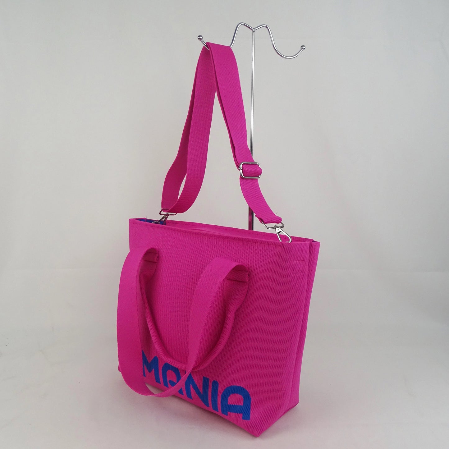 Nyark Solid Medium Tote Bag